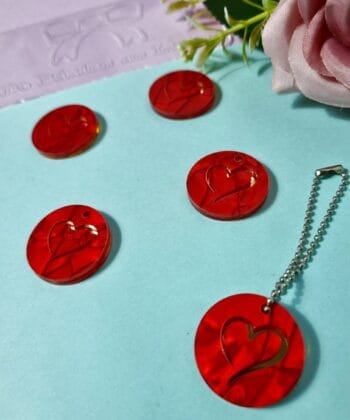 Pingente Acrílico Camadas Círculo Coração Vermelho- 5un