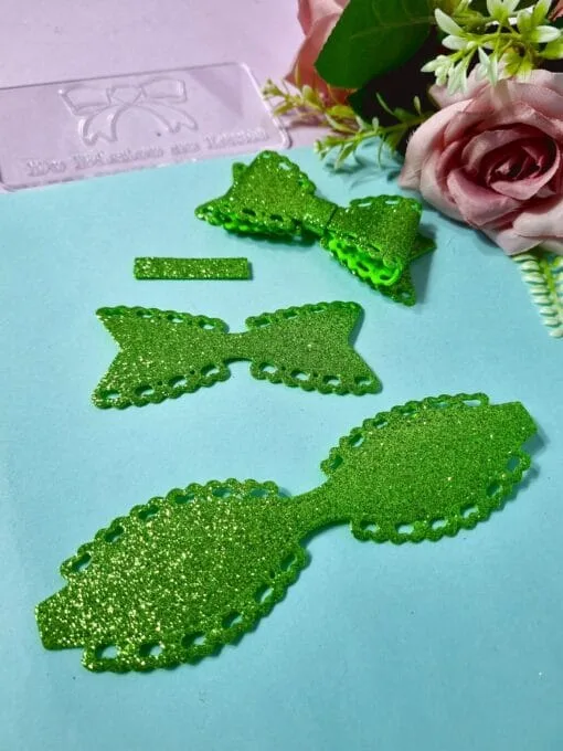Laço Vazado EVA Verde Claro Glitter